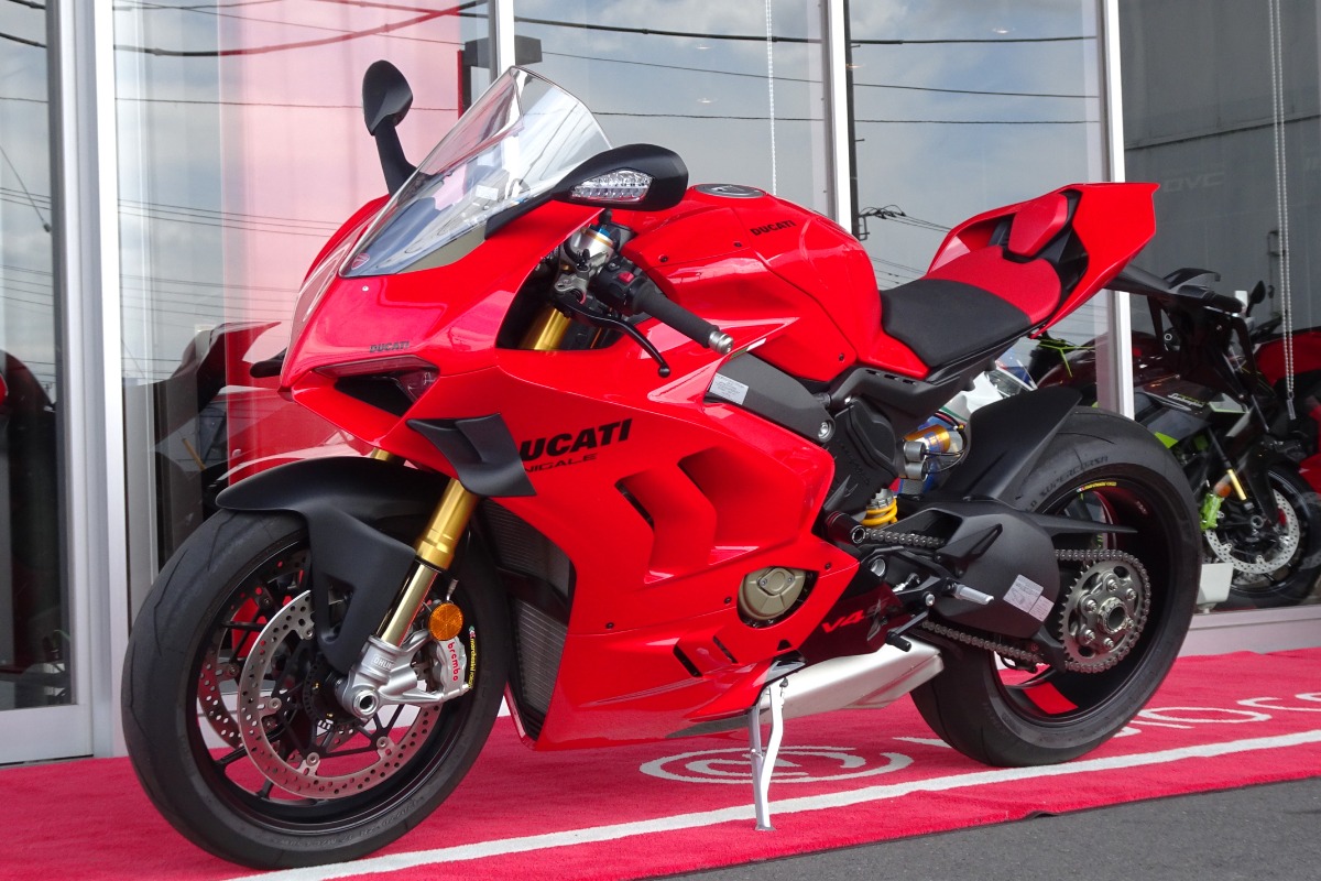 パニガーレV4S、片持ち最終モデル販売準備中です。