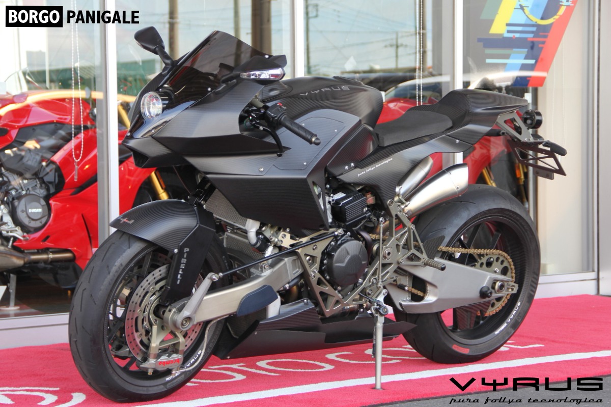 VYRUS 986 M2 STRADA のご紹介です。
